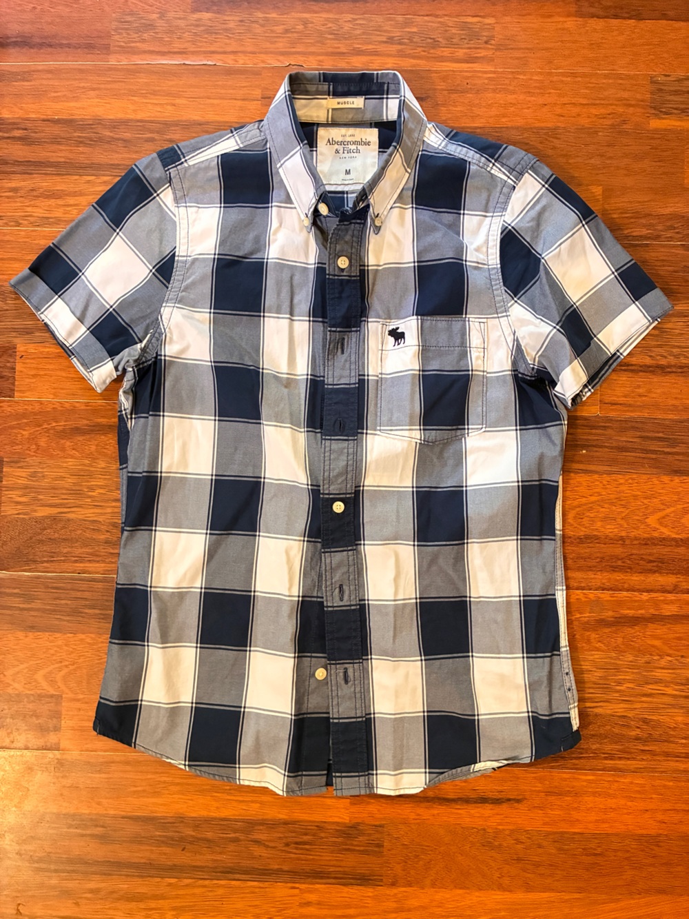 Men’s Abercrombie & Fitch Muscle Navy Check Short-Sleeve Button-Down Shirt